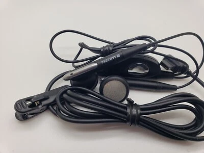 New Old Stock Retro Samsung Stereo Black Earphones AEP421SBE - Image 1 of 4