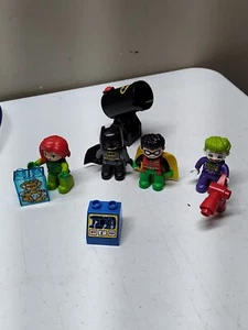 Lego Batman Robin Joker Poison Ivy And Some Accessories Toys - Picture 1 of 8