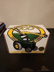 1994 Ertl 1/16 John Deere 100 Years Model D Tractor , Diecast #5817TA - Picture 1 of 10