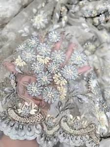 Perlenspitze bestickt Blumenmuster Braut beige silber Stoff vom Hof zum Kleid - Bild 1 von 10