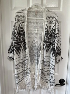 Red Camel Women LG Half Sleeve Open Front Cardigan Duster White Black Aztec EUC - Image 1 of 4