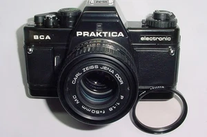 Cámara electrónica SLR de 35 mm PRAKTICA BCA con lente Pentacon 50 mm F/1,8 excelente - Imagen 1 de 5