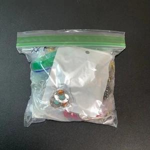 Lote misterioso de bisutería portátil - Bolsa de sándwich llena de piezas surtidas (#2) - Imagen 1 de 6