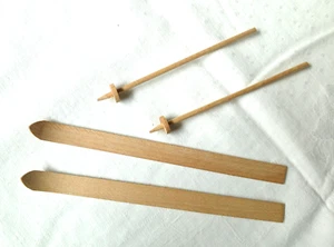 Vintage Vogue Ginny 8" Puppe Holz Ski & Stöcke für Spaß oder Gadabout - Bild 1 von 1