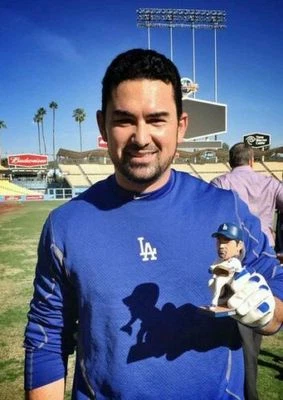Adrian Gonzalez 2015 LA Dodgers Bobble Bobblehead SGA com cartão Mike Piazza BB - Imagem 1 de 2