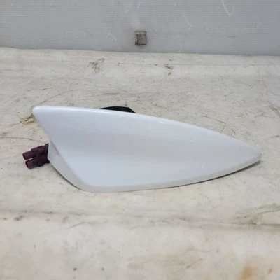 Antena Camaro Sharkfin 2020 Summit blanca OEM 84570597 Foto 1 de 4