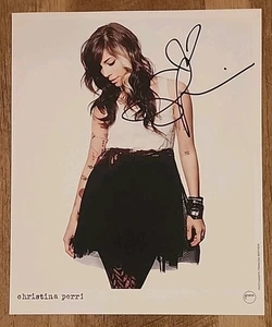 CHRISTINA PERRI signiertes 8x10 Foto  - Bild 1 von 1