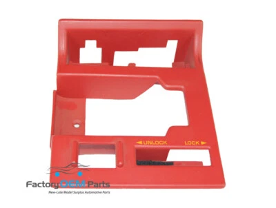 Chevrolet Corvette C4 1990-1993 panel de puerta derecha cerradura manija bisel rojo genuino OEM Foto 1 de 2