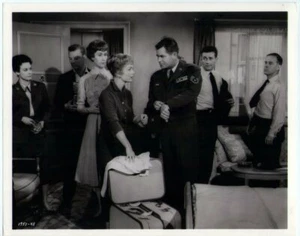 It Started with a Kiss 1959 Original Photo - Debbie Reynolds Glenn Ford - Picture 1 of 2
