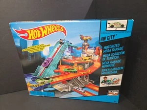 Mattel Hot Wheels MOTORIZED MEGA GARAGE BGJ18 HW CITY new Rare find - Picture 1 of 7