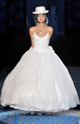 Betsey Johnson Wedding Dress - Image 1 of 4