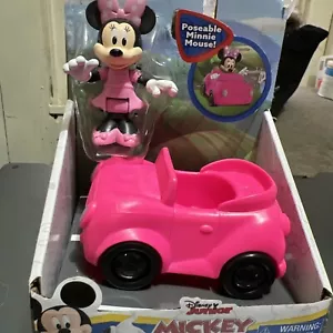 Disney Junior Minnie's Daily Driver Poseable Minnie Mouse with Pink Car - Picture 1 of 4