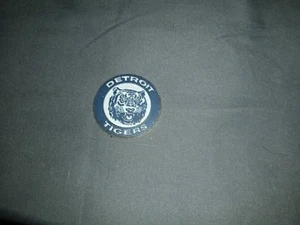 DETROIT TIGERS Vintage Old MLB RUBBER Baseball FRIDGE MAGNET 1 3/8" - Picture 1 of 2