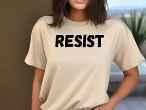 Camiseta Resist, Camisas Políticas, Camisa Derechos Civiles, Black Lives Matter, Equali - Imagen 1 de 27