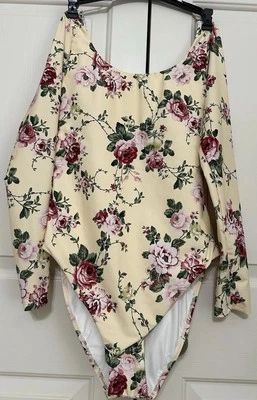 Nuevo con etiquetas Traje de baño Antonio Melani talla L amarillo rosa manga larga de una pieza $118 Foto 1 de 4