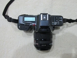 YASHICA 230 AF con obiettivi Macro 35-70 e 70-210 - Foto 1 di 12