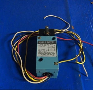 Micro Switch LSYAD6B Heavy Duty Limit Switch - Picture 1 of 2