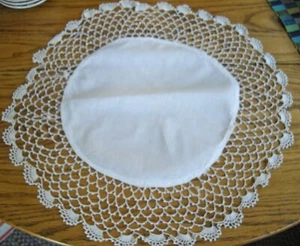 Sciarpa da tavolo vintage beige in lino all'uncinetto 20" rotonda ~ - Foto 1 di 4