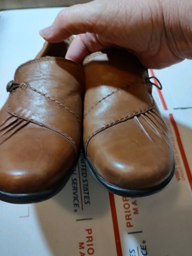 Scarpe Rockport Cobb Hill da donna taglia 7M in pelle Paulette Flat di New Balance.