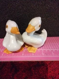 2er Set Vintage Homeco weiße Keramik Enten 3,25" groß und sehr süß! - Bild 1 von 3