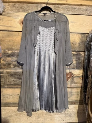 Vestido Komarov Ocasión Especial Chifón Charmeuse y Plumero Largo Talla XS Oyster Foto 1 de 4