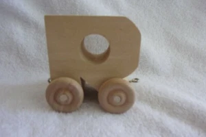 Wooden Train Car Alphabet Letter "R" - Picture 1 of 2