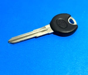 1x Uncut Key Blank Fits Mazda 323 929 MX-3 MX-5 RX-7 Miata Protegé MPV Van - Picture 1 of 2