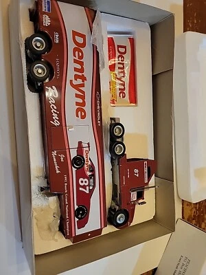 #87 Joe Nemechek литой самосвал Dentyne 0159/3500 - Изображение 1 из 4