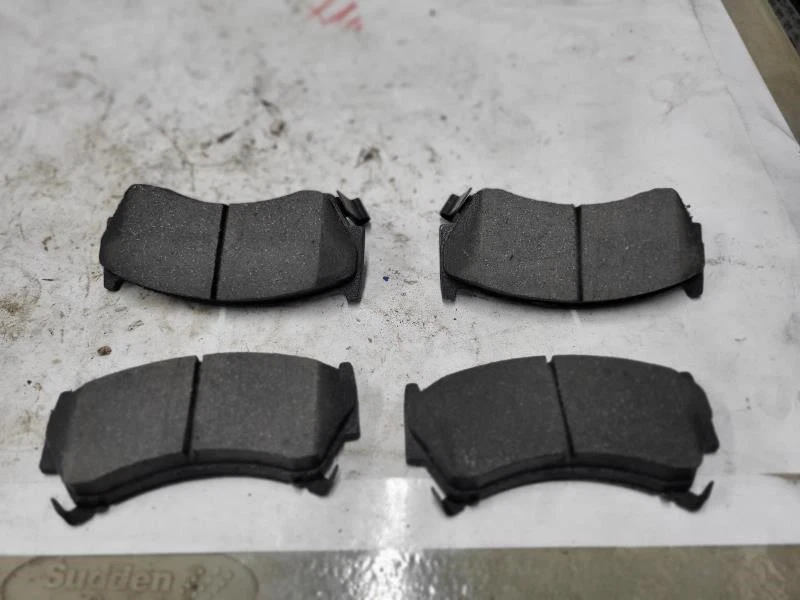 Pastillas de freno delanteras Nissan 200SX 1995-1997 nuevas Foto 1 de 3