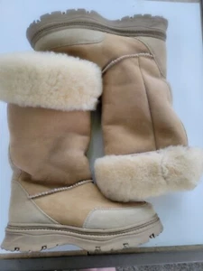 Cabela's Women's Sheep Skin Tall Boot Size 9 only worn a few times - Picture 1 of 8