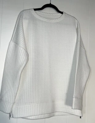 Buckle Black Women’s White Waffle Grid Sweatshirt Size L G11 - Image 1 of 4