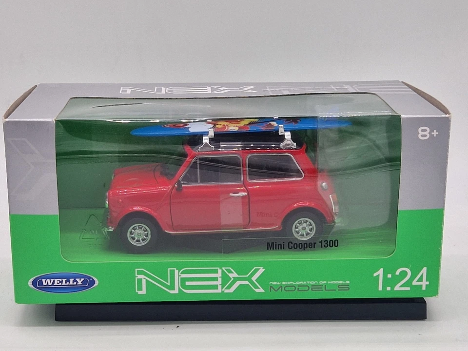 MORRIS Mini Cooper con tavola da surf - Welly - Scala 1/24 - Immagine 1 di 2