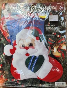 Medias de Navidad Bucilla vintage cara de Santa nuevas en paquete peine envío   - Imagen 1 de 3