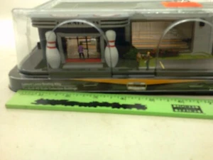 Menards ~ HO Scale Lamont Lanes Bowlingbahn - Bild 1 von 4