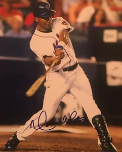 Moises Alou New York Mets Signed 8x10 Photo - Picture 1 of 1