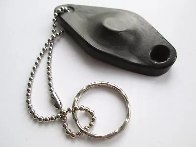 Keyring from Honda RA107 BAR Genuine Original F1 Car Carbon Fiber Part Fibre - Image 1 of 4