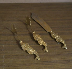 Set of 3 Vintage Koi Gold Fish Fish Serving Knife Fork - Picture 1 of 5