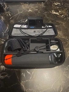 Paquete de accesorios para cámara de acción GoPro HERO12 negra 5,3K UHD - Imagen 1 de 11
