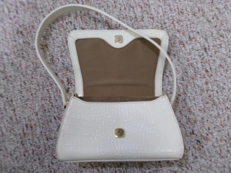 Vintage Liz Claiborne Classy White/Cream Faux Crocodile Shoulder Purse 9x6x3 - Image 1 of 1