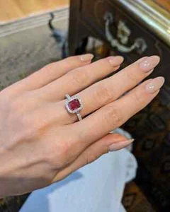 Anello di Fidanzamento Diamante Rubino Naturale Taglio Smeraldo 1,80 Ct Oro Bianco Vero 14K - Foto 1 di 4