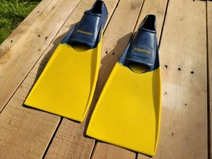 US Divers Sea Lion Floating Rubber Fins size JR LG (US 1-3, EU 34-35) - Picture 1 of 5