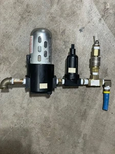 PARKER 10F17ED 250PSI 175'F UNMP AND WILKERSON AF1-02-S00B M02 - USED - Picture 1 of 7