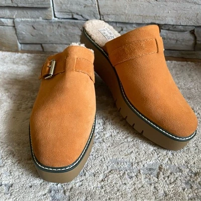 Zuecos Naturalizer Wayde Mules sin cordones gamuza cuero camel plataforma tacón grueso Foto 1 de 4