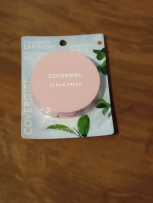 COVERGIRL CLEAN FRESH CELEBRATE EARTH DAY PRESSED POWDER 200 Rich - Image 1 of 4