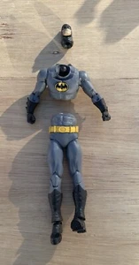 DC MULTIVERSE BAT Family Batman Modellino Plastica Bianco e Nero - Foto 1 di 5