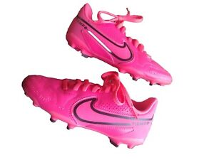 Nike Junior Tiempo Legend 9 Club Soccer Cleats Youth Size 1Y Pink DA1331-600