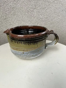 Vintage Krug Studio Kunst Keramik groß grün braun Töne signiert 7" x 6" - Bild 1 von 11
