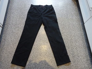 BRAX CAROLA Schwarz Stretch Gr 40K = W31/L30 gut bis sehr guter Zustand. - Bild 1 von 6
