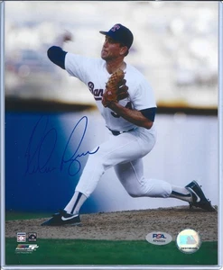 NOLAN RYAN AUTO SIGNED TEXAS RANGERS 8x10 PHOTO PSA/DNA *Large Full Signature* - Picture 1 of 1
