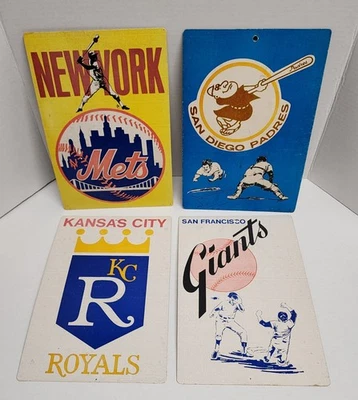 Lote De 4 Grandes Letreros De Béisbol Fleer MLB Años 70 De Colección Mets Padres Royals Giants Foto 1 de 4